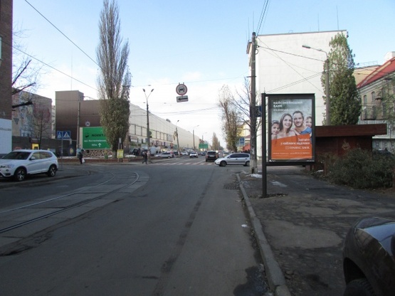 Фото рекламної площини за адресою Костянтинівська, 60/16 / Оленівська