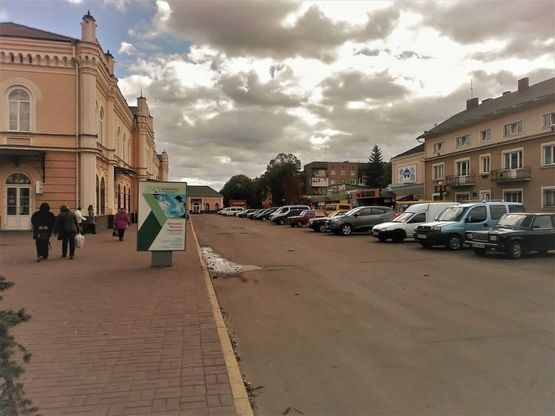 Фото рекламной плоскости по адресу пл. Привокзальна