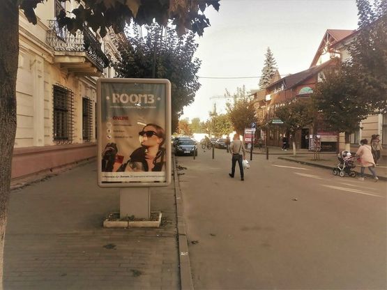 Фото рекламної площини за адресою пр. Чорновола (навпроти поліклініки)