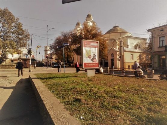 Фото рекламной плоскости по адресу пр. Грушевського (нижче маг."Фокстрот")