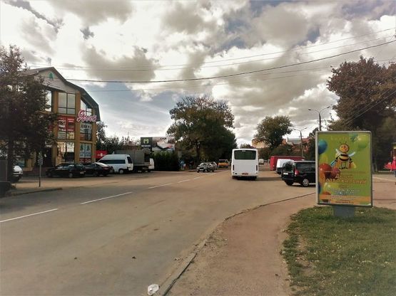 Фото рекламной плоскости по адресу вул. Мазепи (біля маг."Чемпіон")