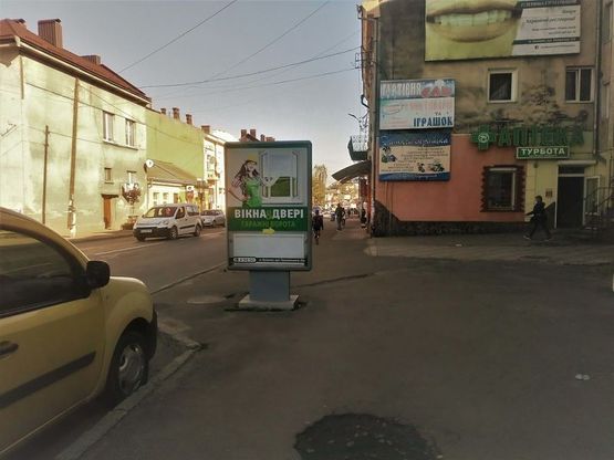 Фото рекламної площини за адресою пр. Грушевського (піцерія "Любава", навпр.5-ї шк.)