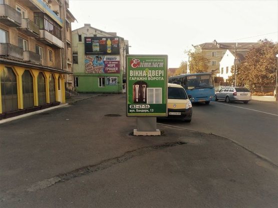 Фото рекламної площини за адресою пр. Грушевського (піцерія "Любава", навпр.5-ї шк.)