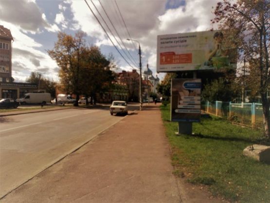 Фото рекламної площини за адресою вул. Мазепи (ЗОШ №8 навпроти автобусної зупинки)