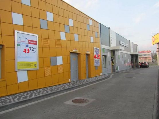 Фото рекламної площини за адресою Киевская - поворот на Вишневое