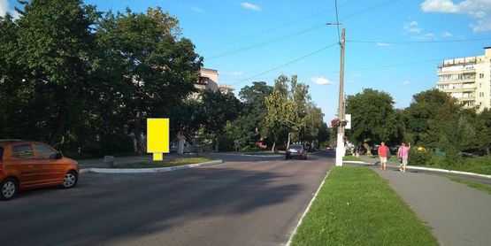 Фото рекламної площини за адресою Ул. Днепровская, 225 м. после поворота с Мазепи на ул. Днепровскую слева