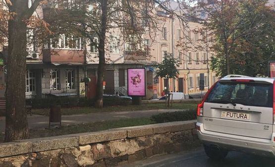Фото рекламной плоскости по адресу Антоновича Вул., 3 / Розподільник