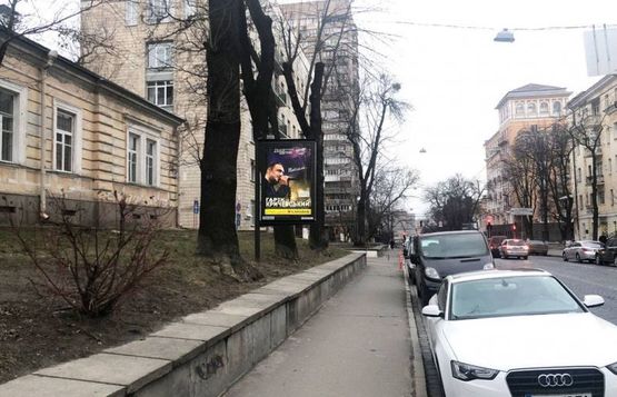 Фото рекламной плоскости по адресу Хмельницького Богдана Вул., 37