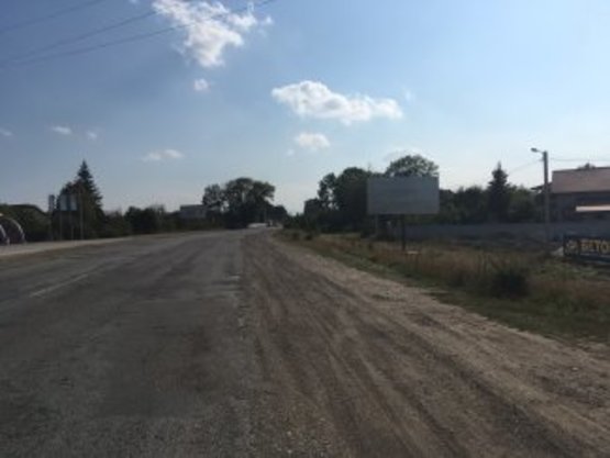 Фото рекламної площини за адресою Черніїв траса Івано-Франківськ-Буковель №3