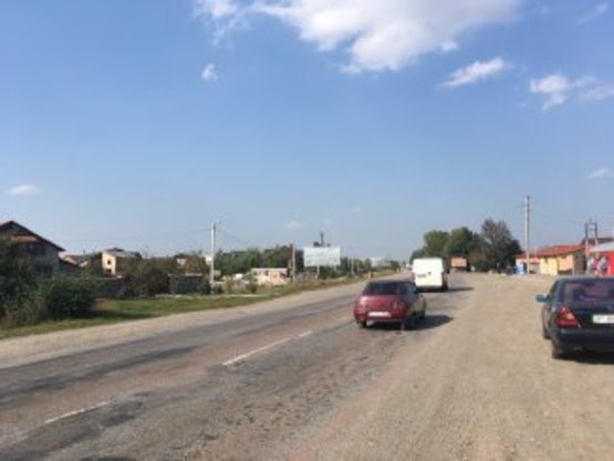 Фото рекламной плоскости по адресу Черніїв траса Івано-Франківськ-Буковель №3