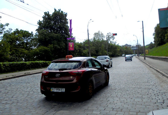 Фото рекламної площини за адресою Подільський узвіз