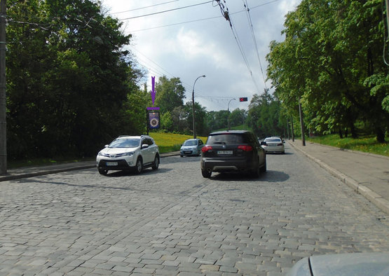 Фото рекламной плоскости по адресу Подільський узвіз