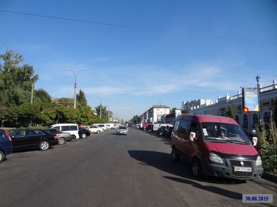 Фото рекламної площини за адресою Zt cl020 вул.Московська,12 " Іднекс БАНК"№10 Б