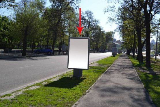 Фото рекламной плоскости по адресу пр. Пушкіна, на розподільчій алеї, від вул. А.Фабра до просп. О.Поля -5-/пр. Пушкина, на разделительной аллее, от ул. Серова до пр. Кирова -5-