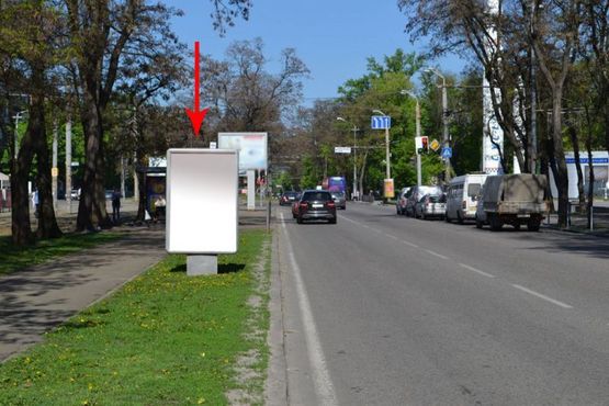 Фото рекламной плоскости по адресу пр. Пушкіна, на розподільчій алеї, від вул. А.Фабра до просп. О.Поля -6-/пр. Пушкина, на разделительной аллее, от ул. Серова до пр. Кирова -6-