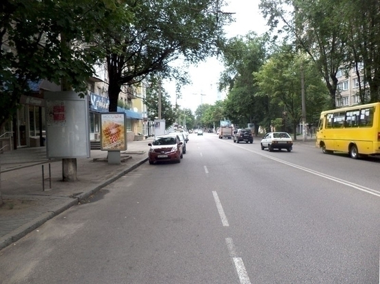 Фото рекламной плоскости по адресу Пр. Гагаріна, 24, Супермаркет Браво/пр.Гагарина, 24 - Супермаркет БРАВО (Sn.Tropez)