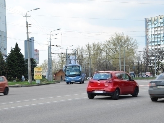 Фото рекламной плоскости по адресу Запорізьке шосе, 4 (р-н підстанції) зупинка громадського тр-та/Запорожское шоссе, 4 (р-н подстанции) остановка общественного тр-та