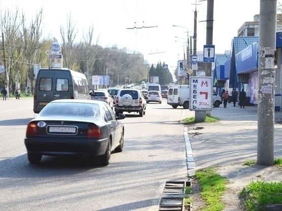 Фото рекламной плоскости по адресу пр.Гагаріна, 40б, маг. СІМ'Я/пр.Гагарина, 40б, магазин СЕМЬЯ