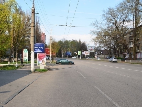 Фото рекламної площини за адресою пр.Гагаріна, 40б, маг. СІМ'Я/пр.Гагарина, 40б, магазин СЕМЬЯ