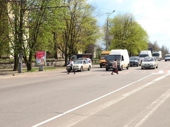 Фото рекламной плоскости по адресу Запорізьке шосе, 3 (р-н підстанції) пішохідний перехід/Запорожское шоссе, 3 (р-н подстанции) пешеходный переход
