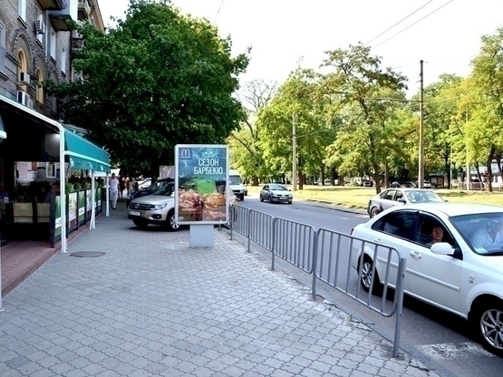 Фото рекламной плоскости по адресу пр.Пушкіна, 25/27, пішохідний перехід (Піца Челентано)/пр.Пушкина, 25/27 пешеходный переход (Пицца Челентано)