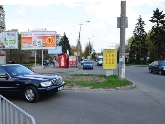 Фото рекламной плоскости по адресу пр.Гагаріна, 112, заїзд в Макдональдс (підстанція)/пр.Гагарина, 112, заезд в Макдональдс (подстанция)