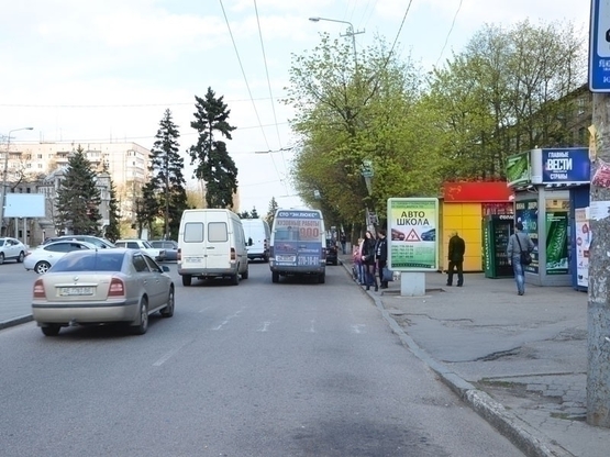 Фото рекламної площини за адресою пр.Гагаріна, 175, зупинка громадського транспорту/пр.Гагарина, 175, остановка общественного транспорта, цвет. рынок