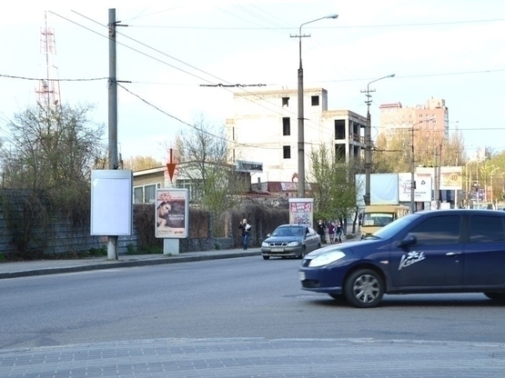 Фото рекламной плоскости по адресу пр.Гагаріна, 44, перехрестя вул. Лазаряна та пр. Гагаріна/пр.Гагарина, 44, перекрёстокул. Лазаряна и пр. Гагарина