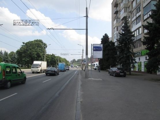 Фото рекламной плоскости по адресу вул. Січеславська Набережна, 39/ул. Набережная Ленина, 39 (1), маг. Стол и Стул, Фестивальный причал