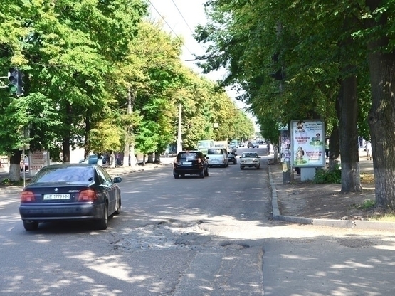 Фото рекламной плоскости по адресу вул.Суворова - ул.Титова, 27, АТБ, ТРЦ Appolo, Льодовий палац спорту, стадіон Метеор/ ул.Титова, 27- ул.Суворова (1) - АТБ, ТРЦ Appolo, Ледовый дворец спорта, Стадион Метеор