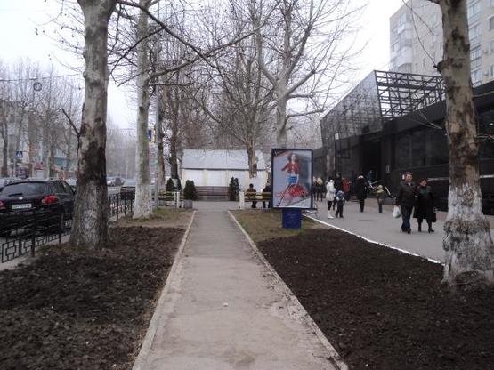 Фото рекламної площини за адресою пр.Мира, 19, вход в ЦУМ, №020-А