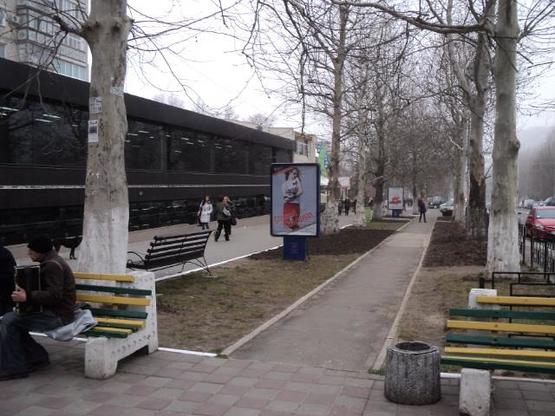 Фото рекламной плоскости по адресу пр.Мира, 19, вход в ЦУМ, №020-В