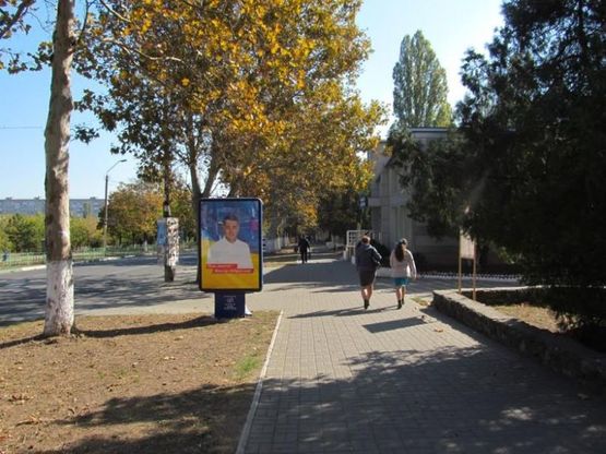 Фото рекламной плоскости по адресу перекрёсток ул. 1-го Мая, ул. Александрийской (Райфайзен Банк Аваль), №037-А