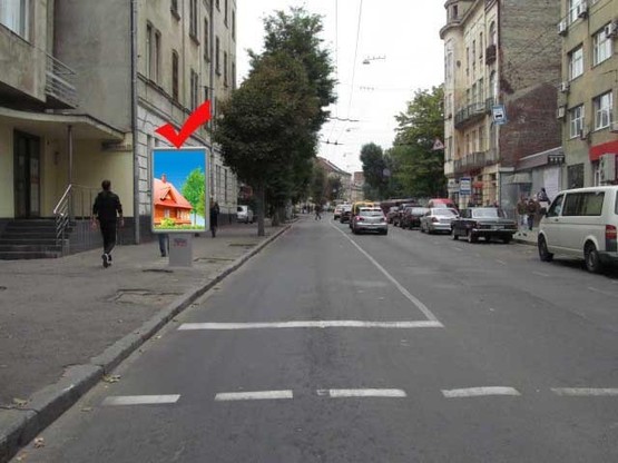 Фото рекламной плоскости по адресу вул.Зелена 19, навпроти НК Метро