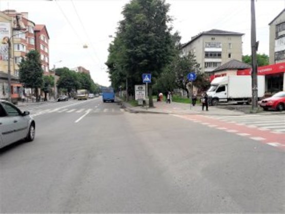 Фото рекламної площини за адресою Галицька-Пулюя №1