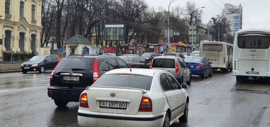 Фото рекламной плоскости по адресу ул. В. Черновола, 28/1 - "Охматдет" в напр. ул. Ю. Ильенко (Артема)