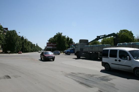 Фото рекламной плоскости по адресу перехрестя пр. Грушевського та вул. Північна