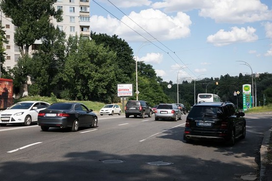 Фото рекламної площини за адресою Ул. Соломенская, 41. ПРОТАСОВ ЯР, на перекрестке, АЗС WOG. В сторону Центра