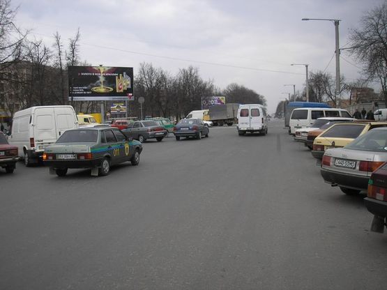 Фото рекламной плоскости по адресу перехрестя пр.Грушевського та вул.Данила Галицького