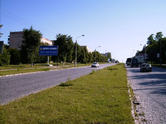Фото рекламної площини за адресою перехрестя пр.Грушевського та вул.І.Франка (100м. до вул.Франка)