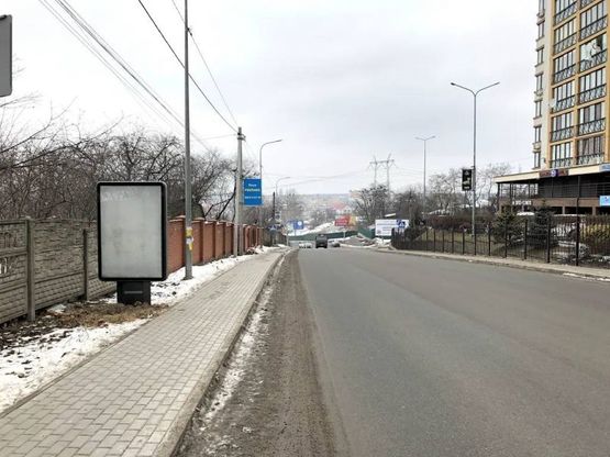 Фото рекламной плоскости по адресу Ул. Соборна 10 , напротив ЖК "Щасливий"