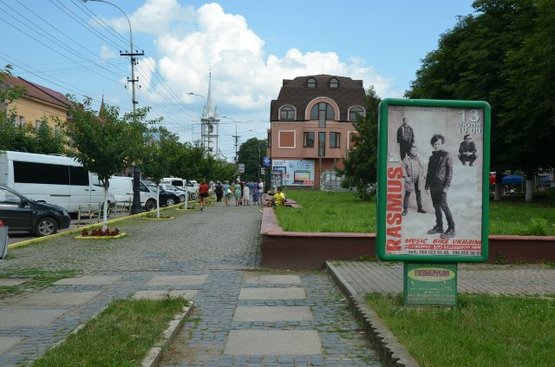 Фото рекламної площини за адресою вул. Незалежності, біля Надра, Коопінвест та Індекс банків