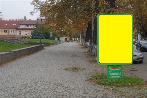Фото рекламной плоскости по адресу м.Ужгород вул.Л.Толстого біля облмуздрам театру, обл. госпіталю, ТЦ Леон, пішохідний перехід, в сторону пл.Петефі
