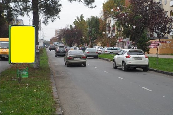 Фото рекламної площини за адресою м.Ужгород просп. Свободи,біля  маг. Антураж, Зоомагазину, BEUTY, стах.Просвіта, в сторону 16-ти поверхівки