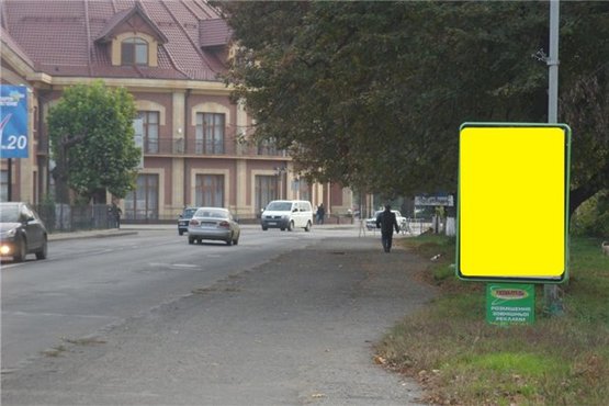 Фото рекламной плоскости по адресу м.Ужгород вул.Станційна, біля жд вокзалу, маг.BUDMIX
