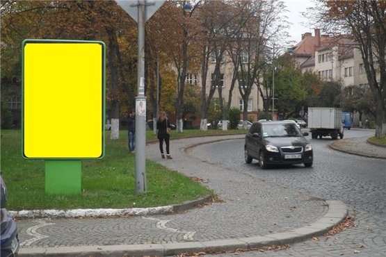 Фото рекламной плоскости по адресу м.Ужгород пл.Народна, біля облради, в сторону центру, пл.Поштова