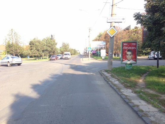 Фото рекламной плоскости по адресу м.Ужгород вул.8-го Березня