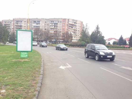 Фото рекламной плоскости по адресу м.Ужгород вул.Богдана Хмельницького, навпроти гот.Ужгород, біля 16-ти поверхівки, круговий рух