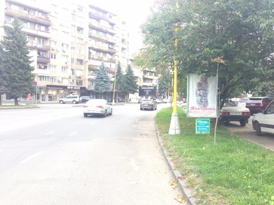 Фото рекламной плоскости по адресу м.Ужгород вул. Л.Толстого біля банків БМБ, Автозаз, Фінансова ініціатива,дитячого майданчика Рошен, в сторону пл.Петефі