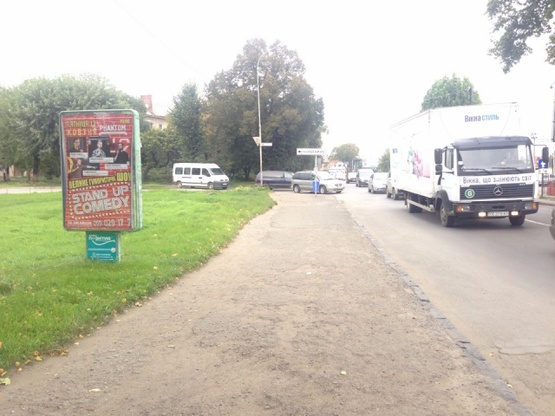 Фото рекламной плоскости по адресу м.Ужгород вул.Станційна, біля жд вокзалу, маг.BUDMIX